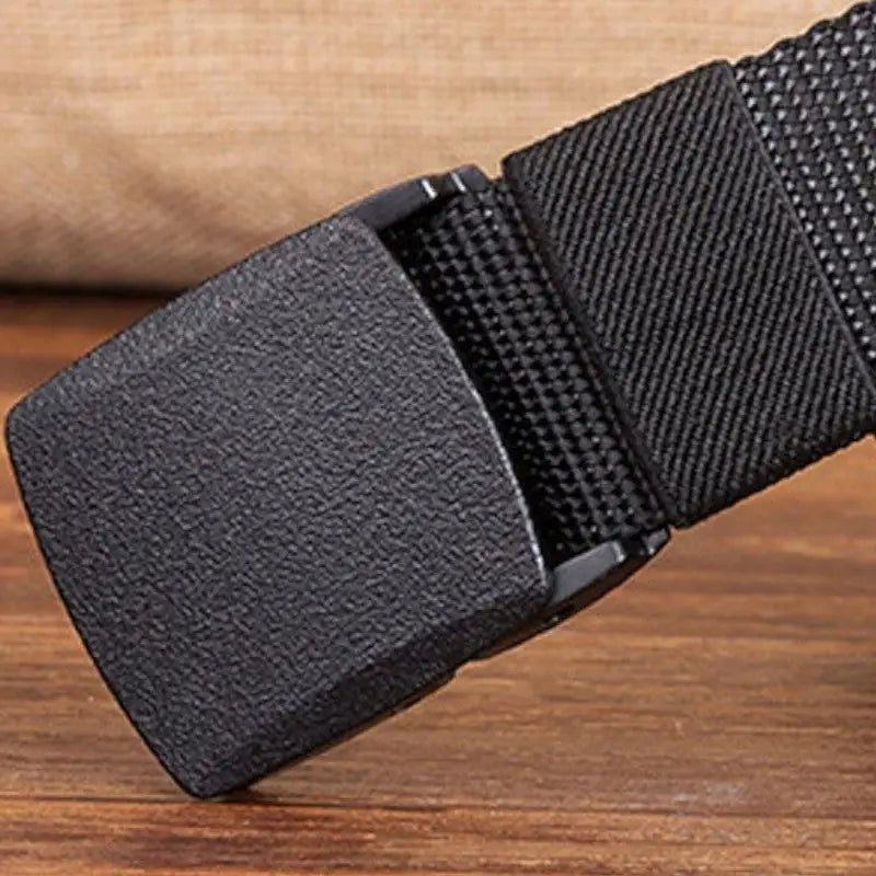 CEINTURE MILITAIRE AVEC CLAPET EN PLASTIQUE