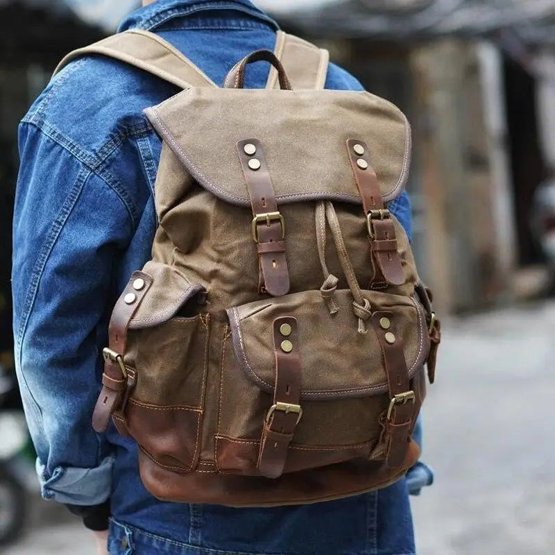 Sac à dos vintage homme militaire Image