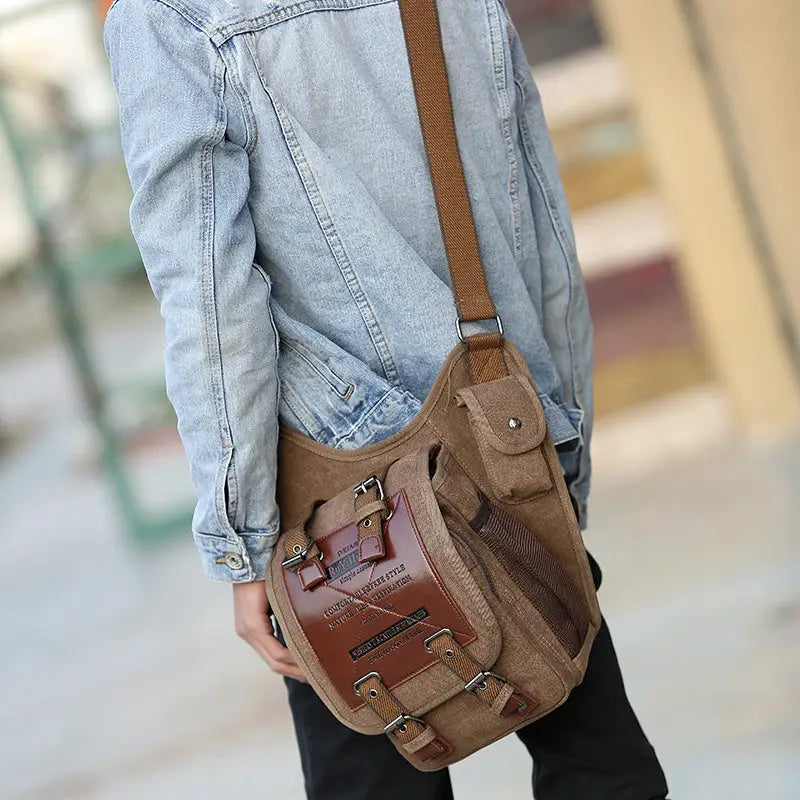 SAC A EPAULE VINTAGE DE TYPE MILITAIRE
